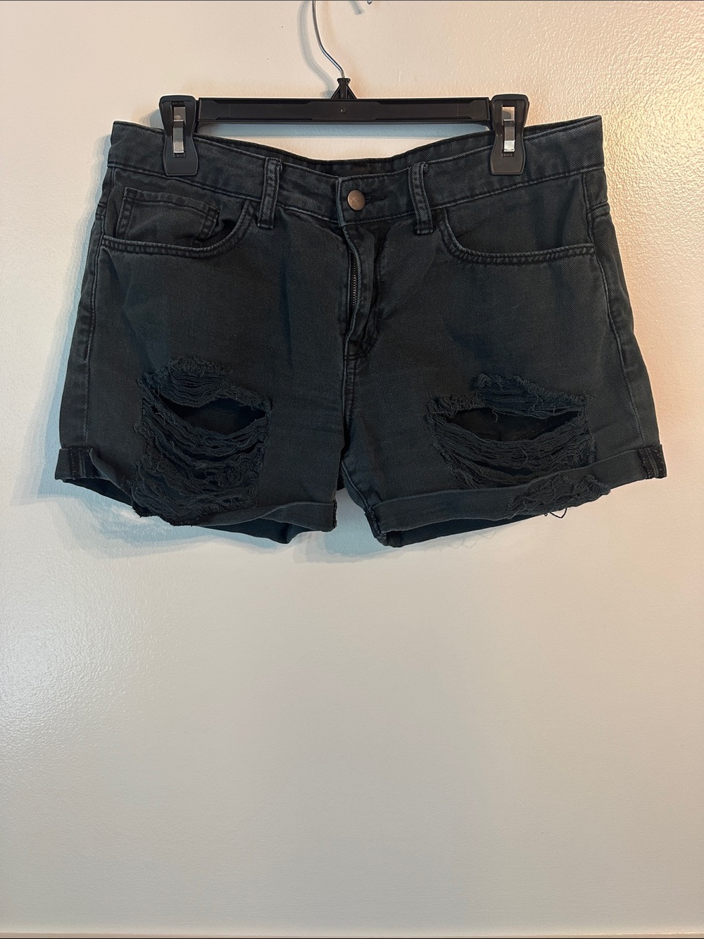 Women's Black Distressed Denim Jean Shorts - Classic Ripped Style L